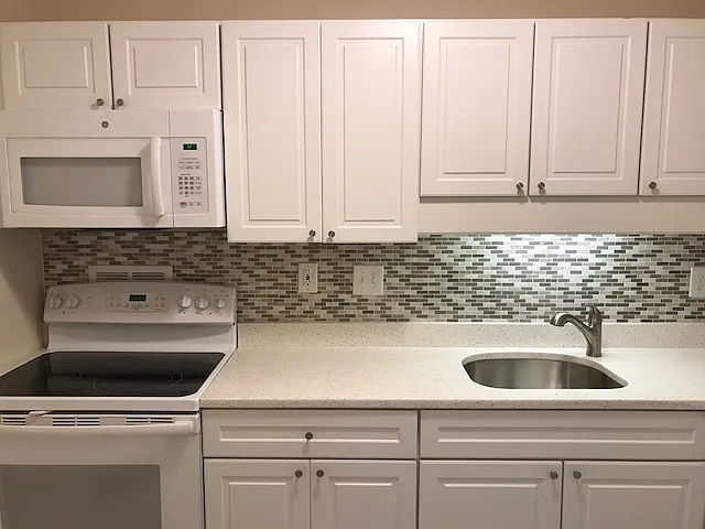 101 Monmouth St #406 — Photo 12