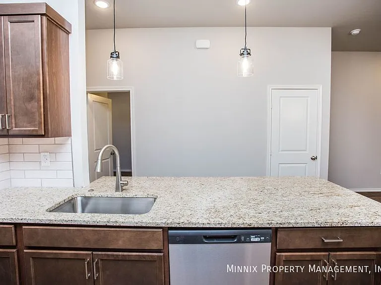 5865 Virginia Ave #1 — Photo 35