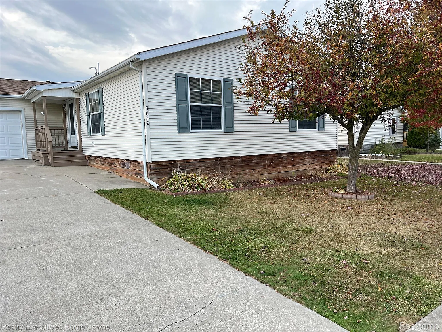 3682 Chestnut Ln photo 1