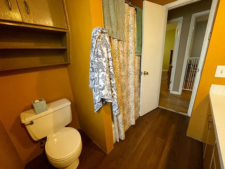 1532 W Lake St — Photo 4
