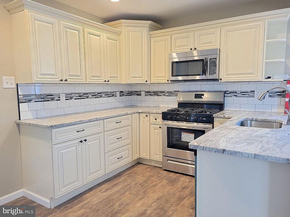 2nd image of 917 Kingston Ct