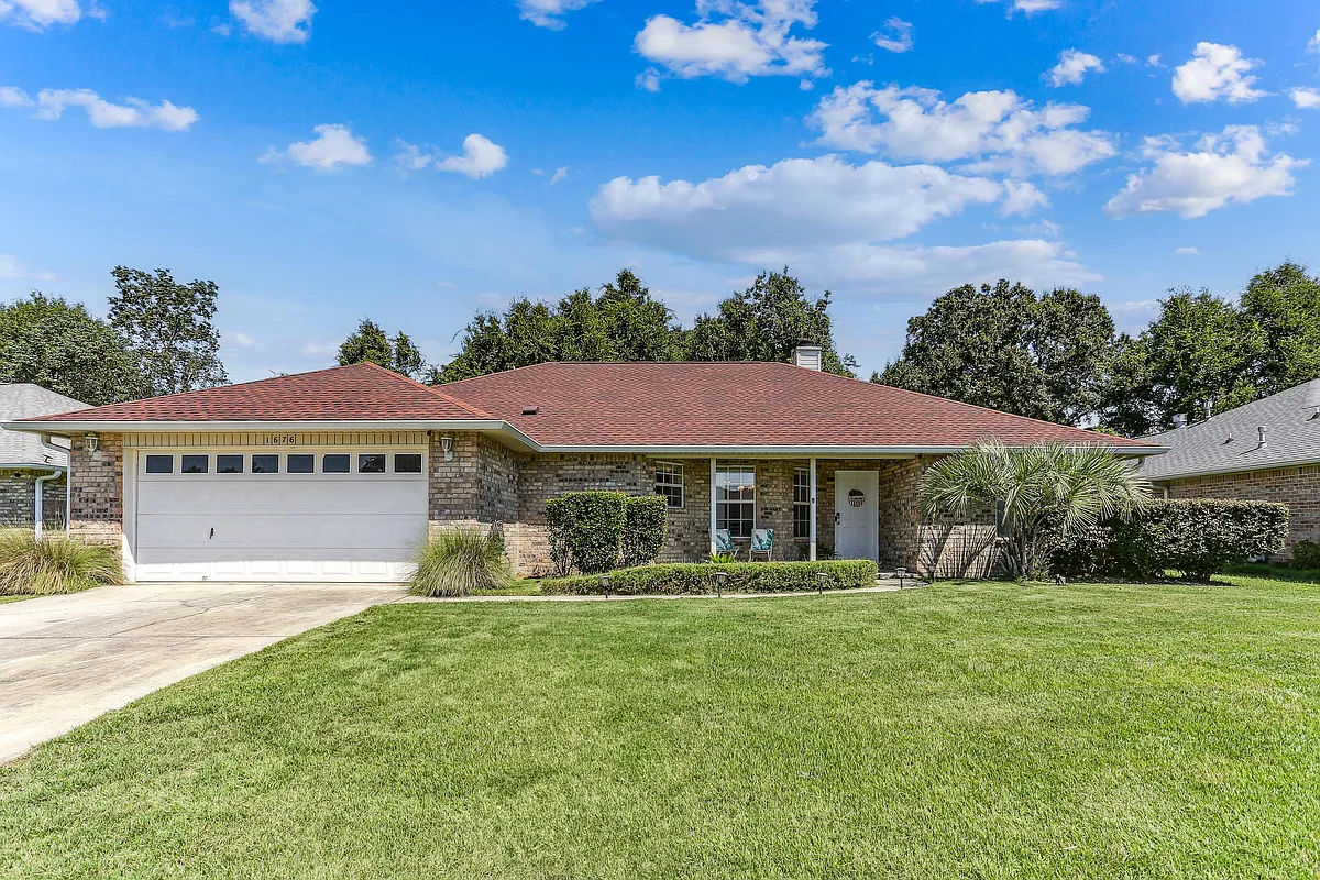 Building Photo - 1676 Cedrus Ln