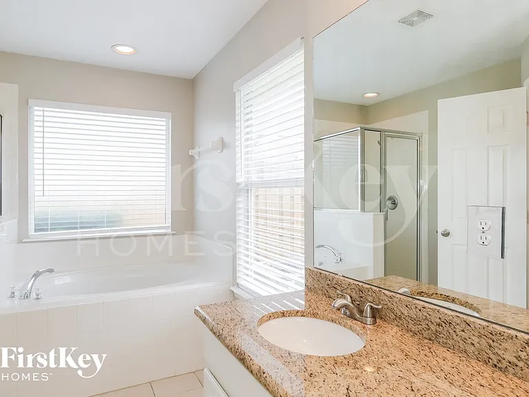 1105 Beckingham Dr — Photo 9