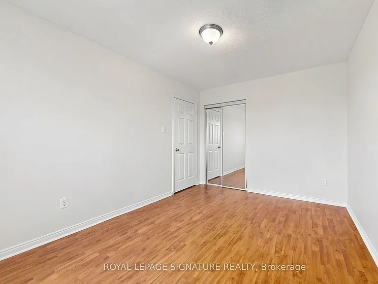 1634 Fairfield Cres #MAIN — Photo 23