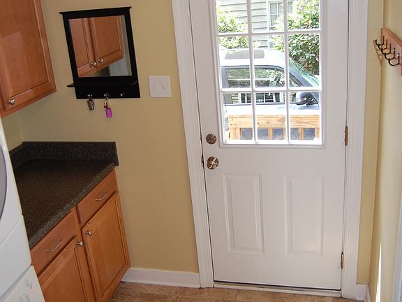 Mud Room wW&D and Cabinets