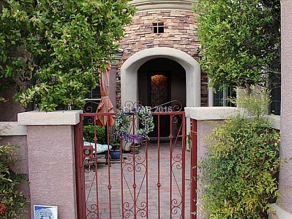 3rd image of 10024 Scenic Walk Ave