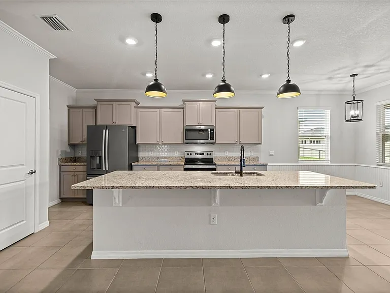 8810 SW 63rd Ave — Photo 7