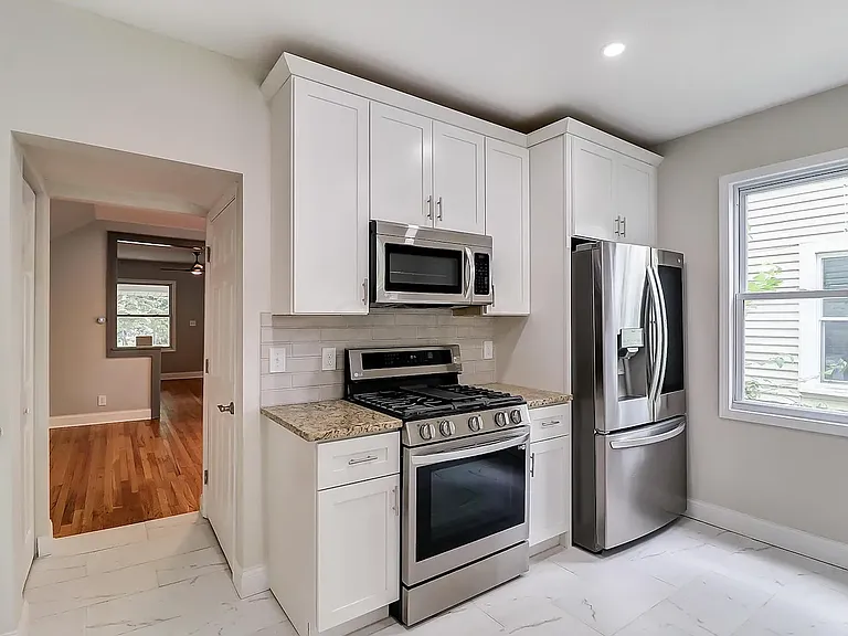 40 E Markison Ave — Photo 4