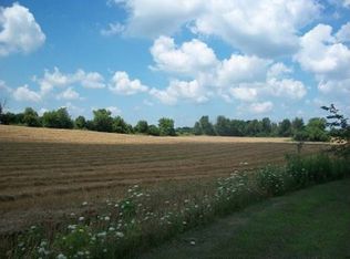 N80W32690 Peterson Rd, Hartland, WI 53029