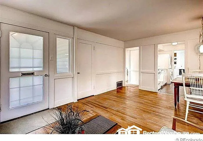 3030 S Bellaire St — Photo 4