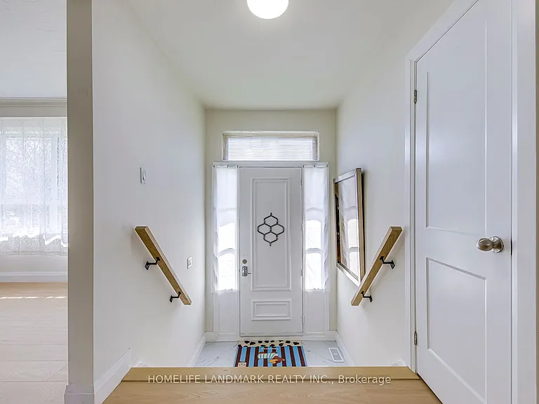 451 Sandmere Pl — Photo 3
