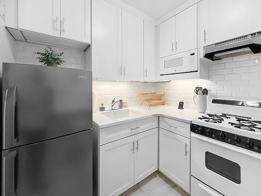 Rented by Keller Williams NYC | media 7