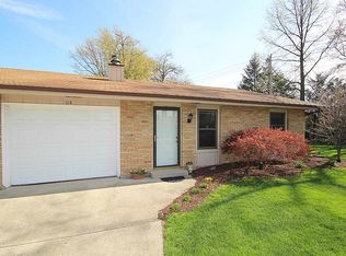 114 Woodland Ct, Mishawaka, IN 46545