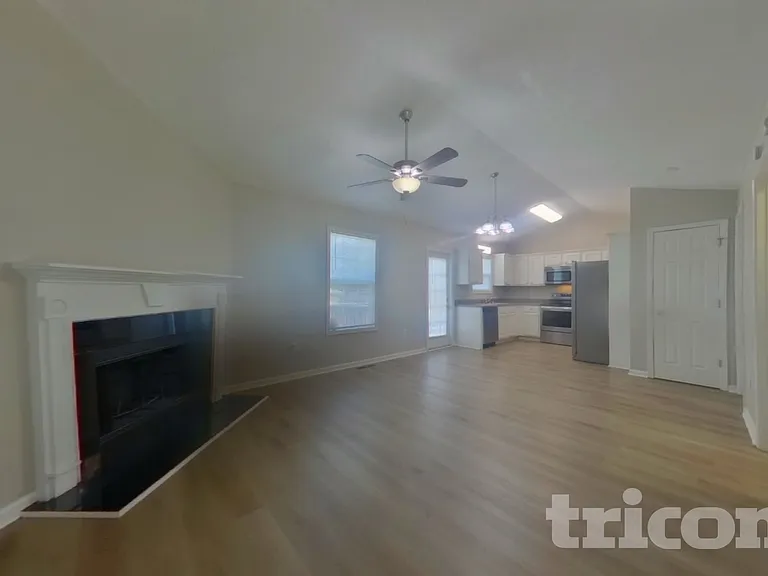 117 Elder Dr — Photo 2