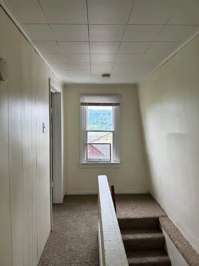 Updated 2/3 Bedroom Home in Pitcairn! — Photo 3