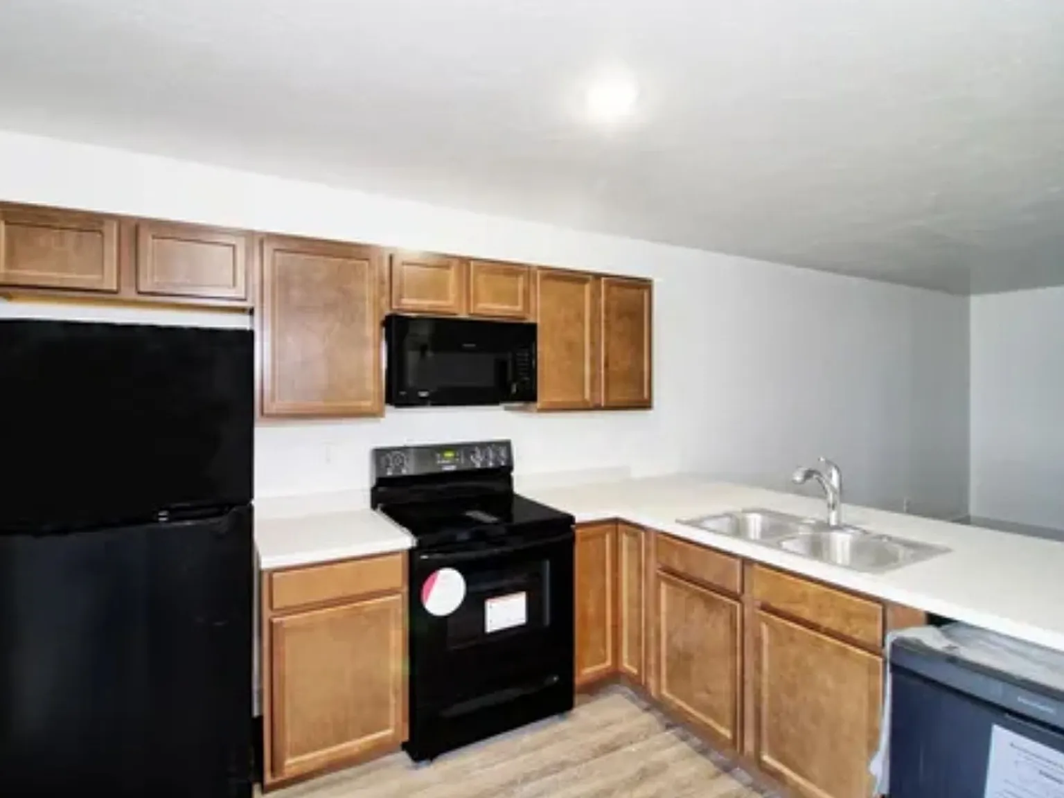 109 Anna Courta beautifully renovated apartment community, offers peaceful living on the south ed... — Photo 3