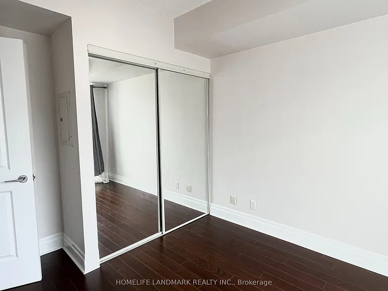 111 Upper Duke Cres #905 — Photo 11