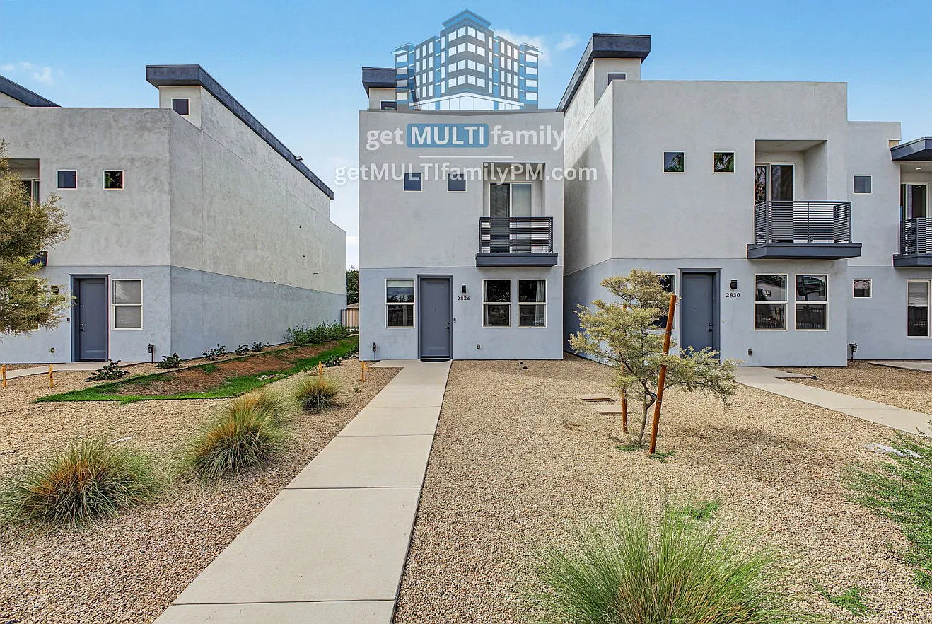3 bed, 3.5 bath, 2110 sqft, $3,350 — Photo 2