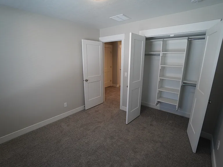3 bed, 2.5 bath, 1385 sqft, $1,845 — Photo 12