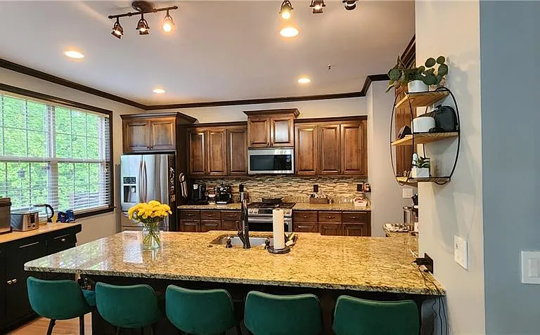 5583 Julian Pl — Photo 3