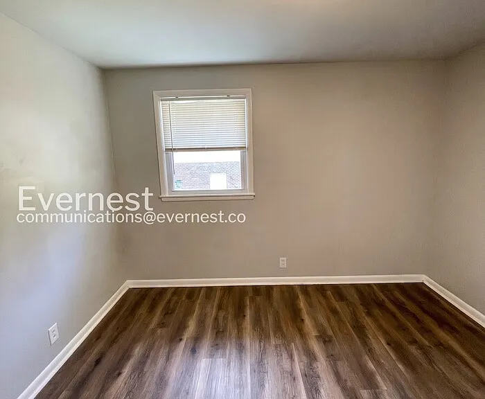 109 Shirley Dr — Photo 12