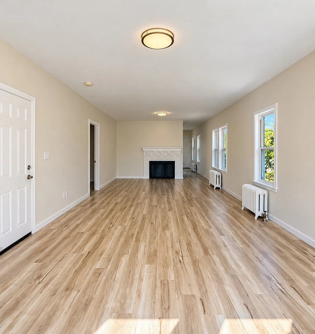 3 bed, 1100 sqft, $2,495 — Photo 3
