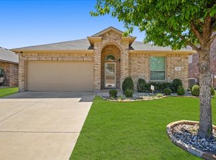 449 Spring Dr, Saginaw, TX 76131