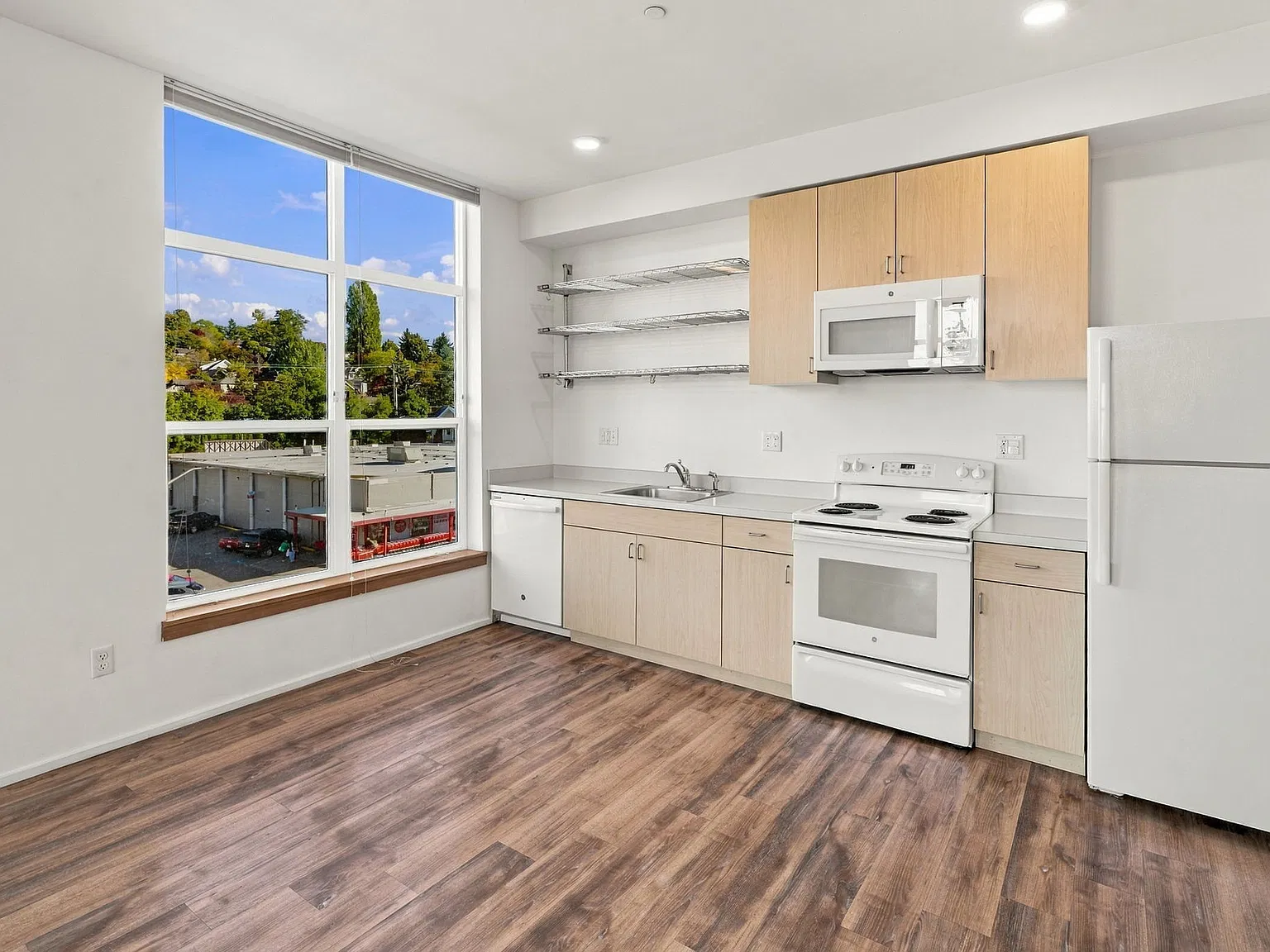 2 bed, 805 sqft, $2,745 — Photo 4