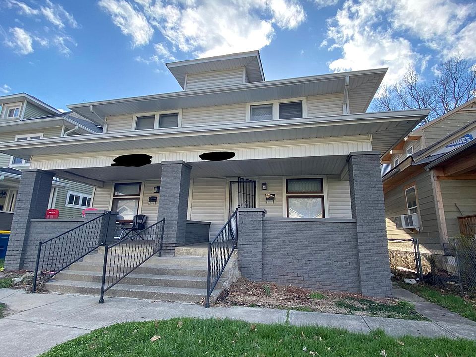 Front view of home.