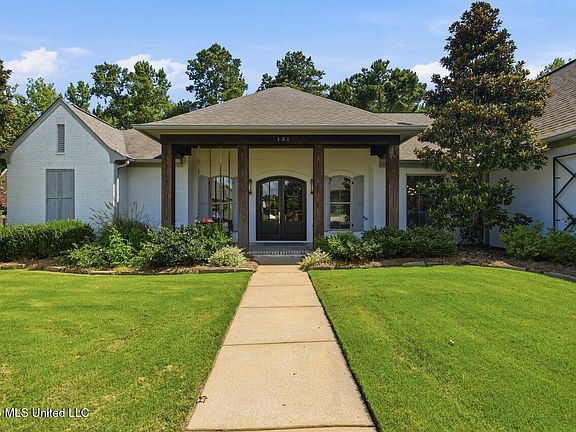 5th image of 131 Carrington Dr