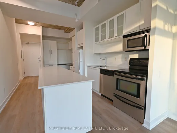 66 Portland St #611, Toronto, ON M5V 2M6