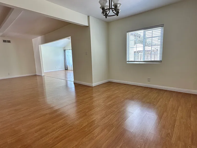 14552 Runnymede St — Photo 58