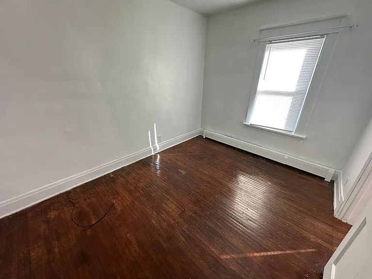 422 Skillen St #10 — Photo 10