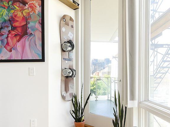 4th image of 342 E 110th St #4C