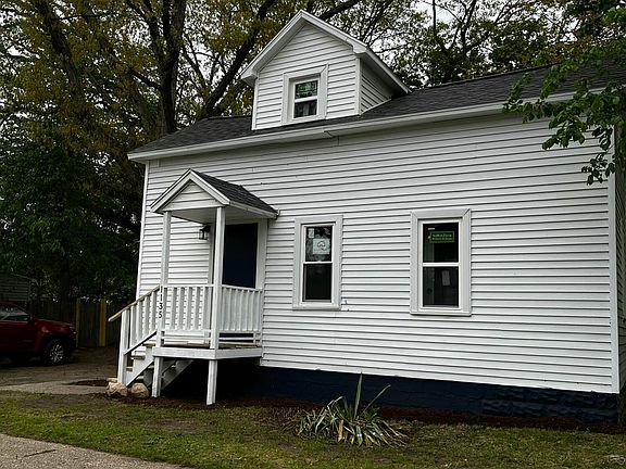 2nd image of 1135 Holt St