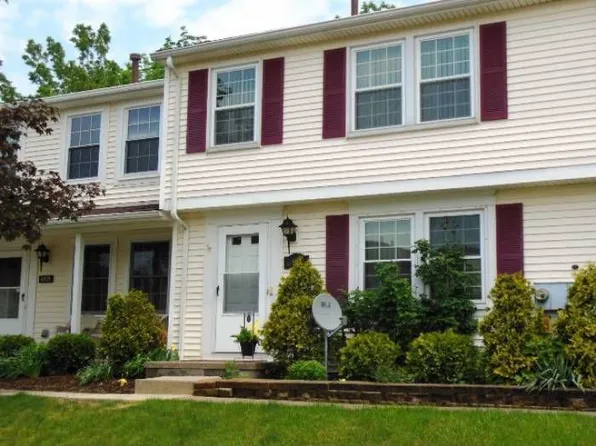 6981 Woodthrush Dr #E, Concord Township, OH 44077