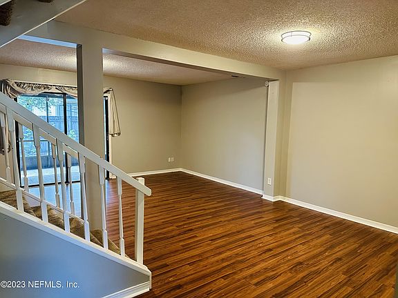 3rd image of 3010 COBBLEWOOD Lane E