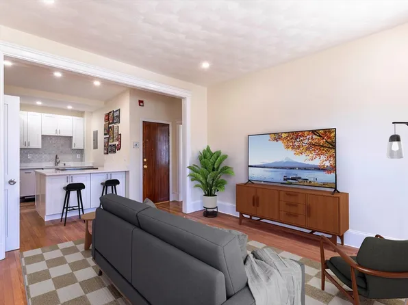 94 Hutchings St #3, Dorchester, MA 02121