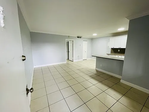 890 NW 45th Ave #32 Photo 1
