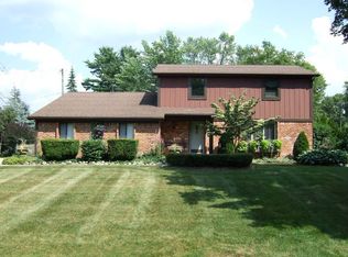 2255 Horseshoe Dr, West Bloomfield, MI 48322