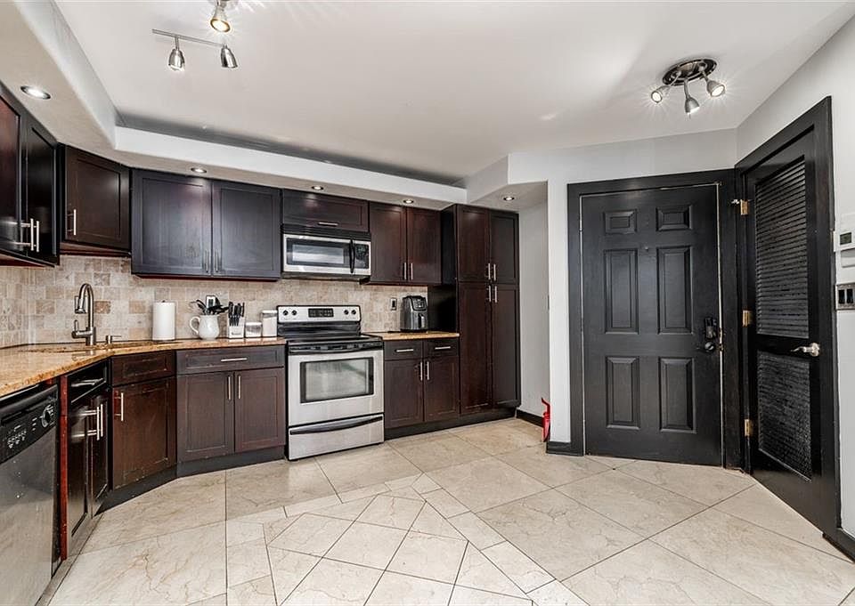1st image of 795 Hammond Dr APT 1013