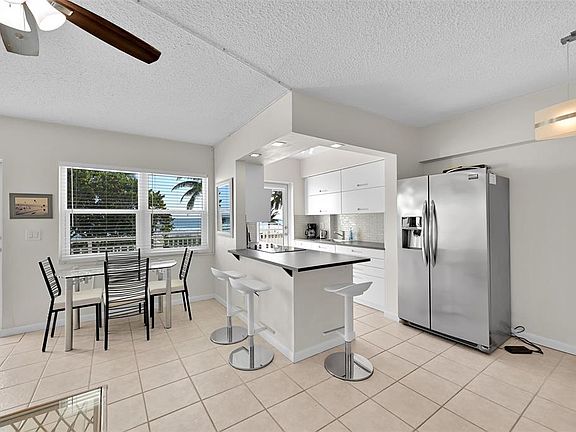 5th image of 901 S Surf Rd #203