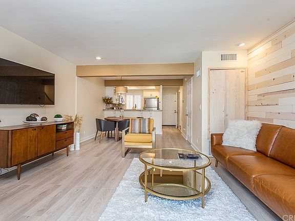 4th image of 21551 Burbank Blvd Unit 106
