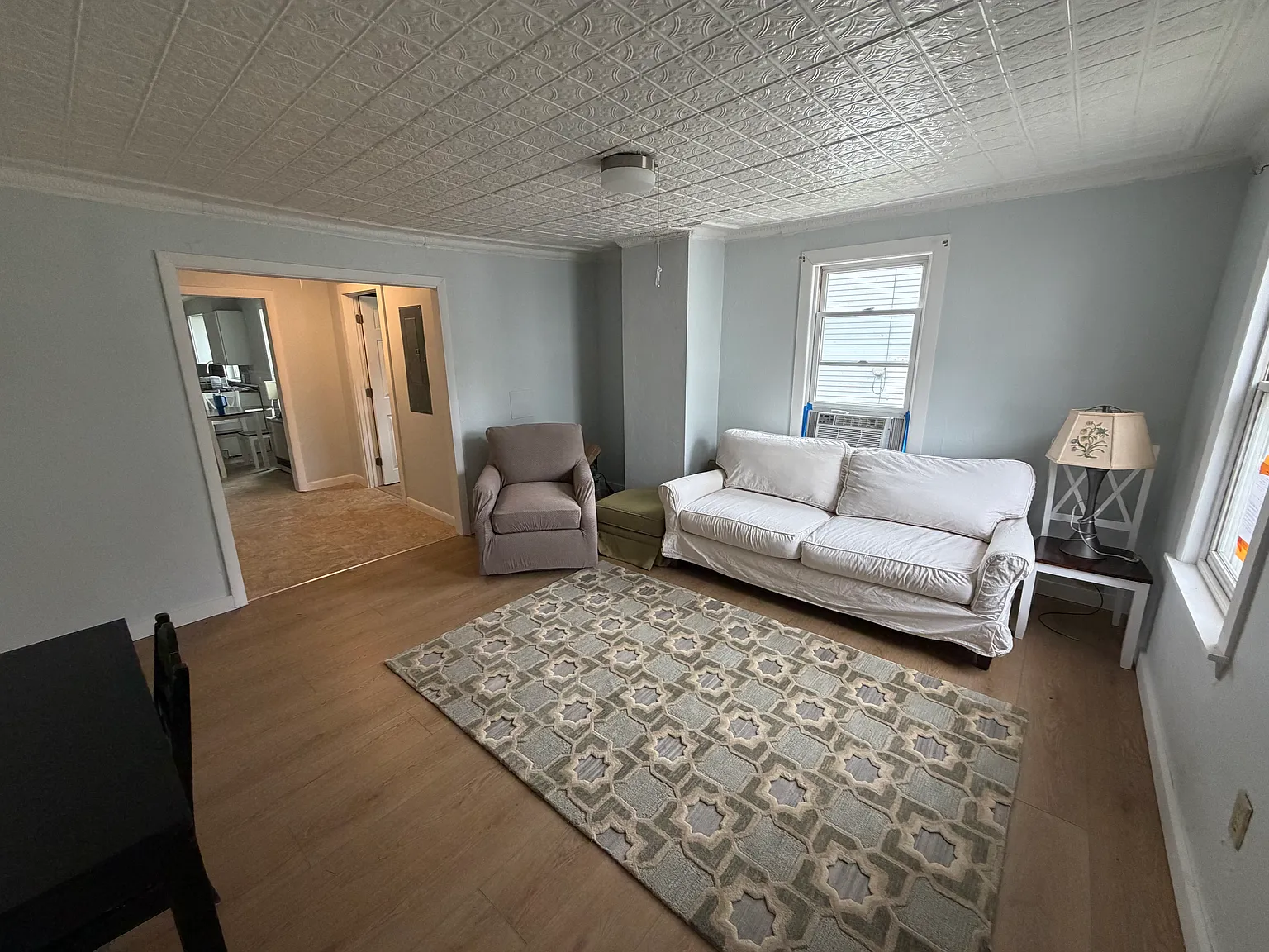 2 bed, 900 sqft, $2,200 — Photo 2