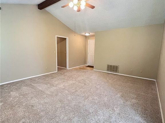 5th image of 377 E Pharris Dr