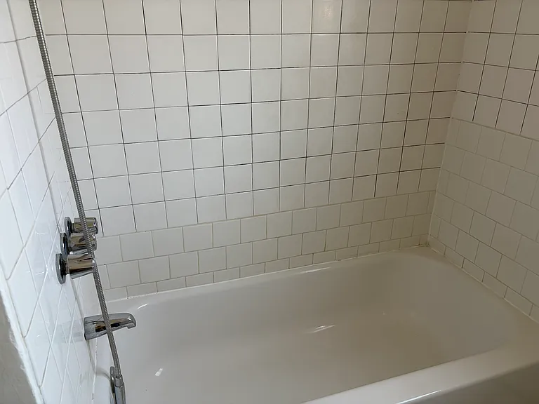 3205 N Angelus Ave — Photo 10