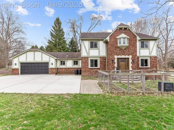 3755 Tremont Ln, Ann Arbor, MI 48105