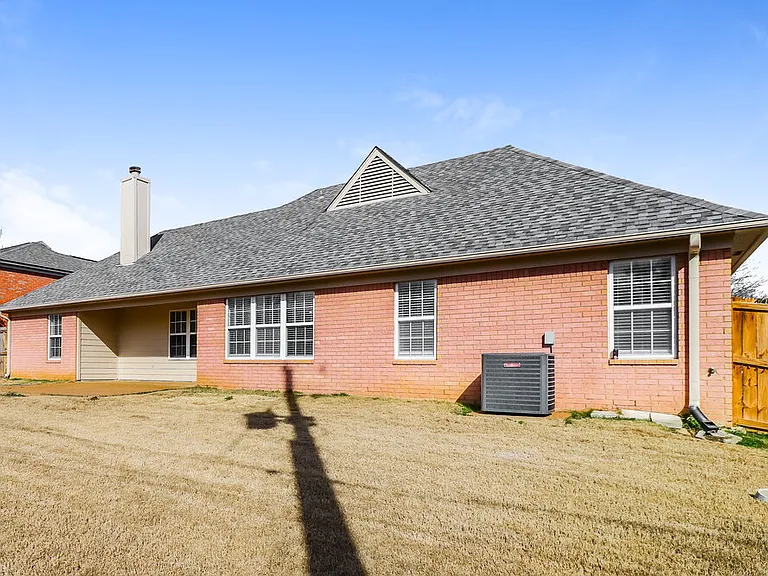 9245 Tamhaven Dr — Photo 16
