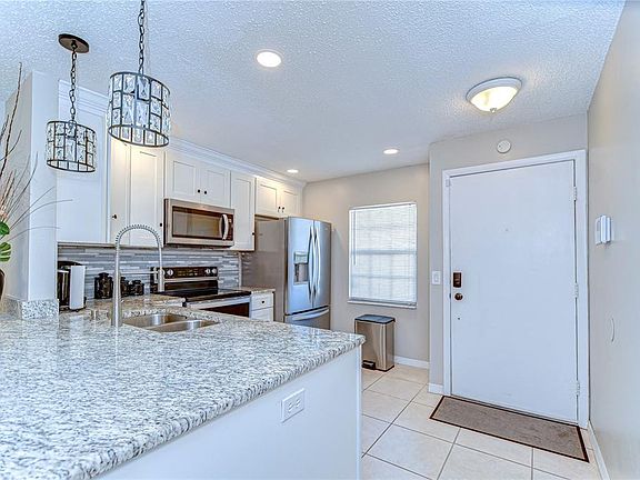 4th image of 13870 Oakwood Ln