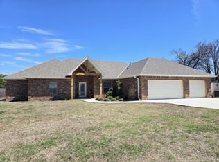 1002 Skyridge Dr, Elgin, OK 73538